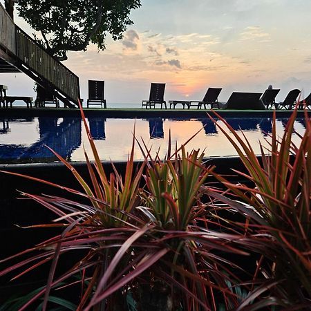 Sunsethouse Lombok Hotel Mangsit Exterior photo