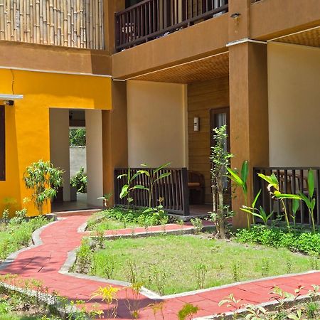 Sunsethouse Lombok Hotel Mangsit Exterior photo