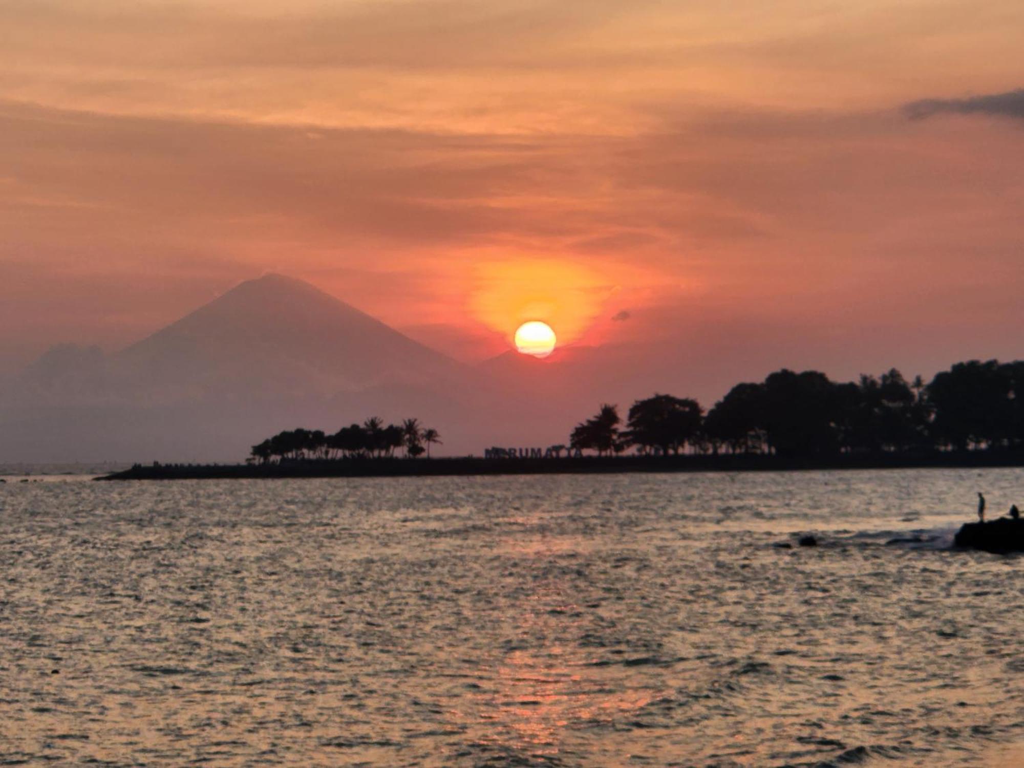 Sunsethouse Lombok Hotel Mangsit Exterior photo