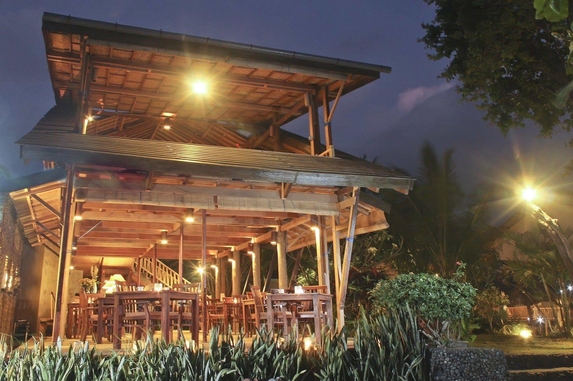 Sunsethouse Lombok Hotel Mangsit Exterior photo