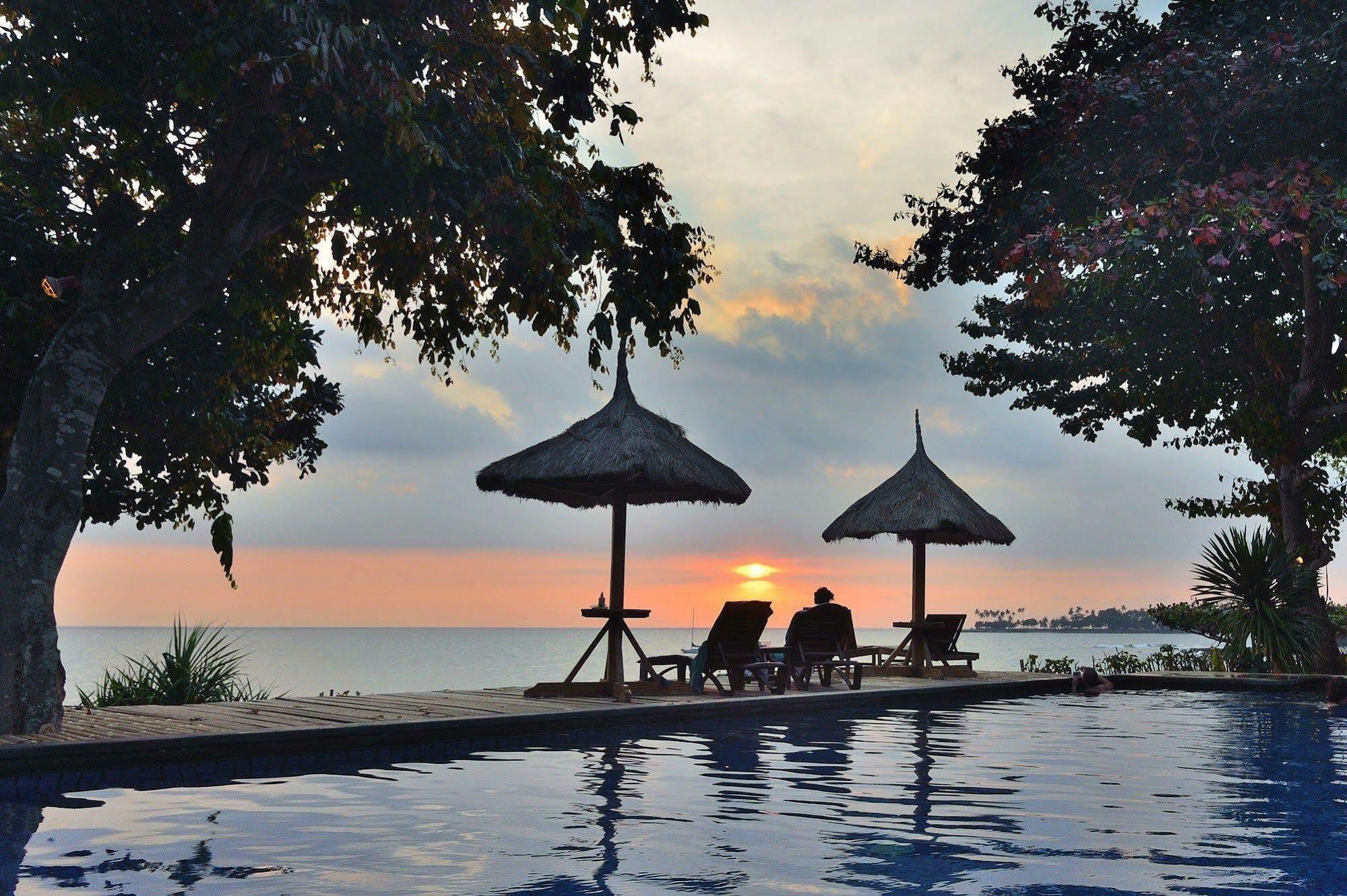 Sunsethouse Lombok Hotel Mangsit Exterior photo